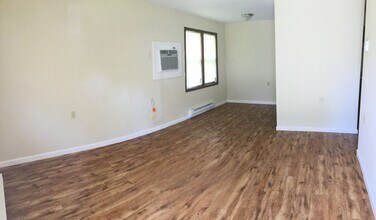 107 N East St in Calhoun, MO - Building Photo - Building Photo