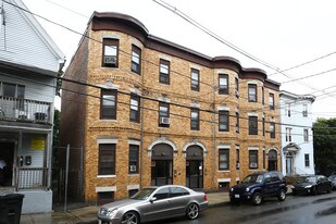 238 Chestnut St in Chelsea, MA - Building Photo