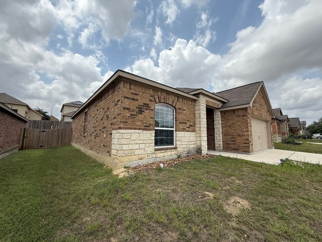 227 Azalea Way in New Braunfels, TX - Building Photo - Building Photo