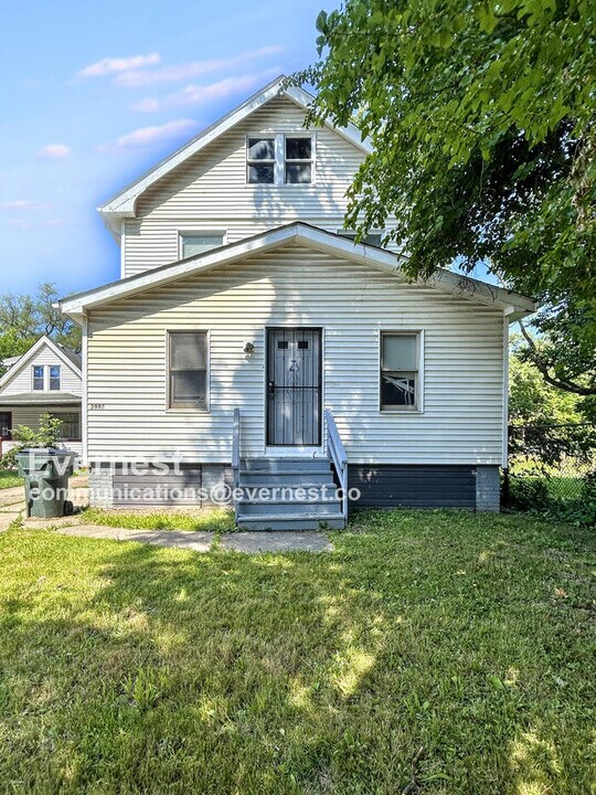 3992 E 52nd St in Newburgh Heights, OH - Building Photo