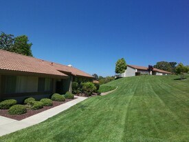 17477 Plaza Dolores in San Diego, CA - Building Photo