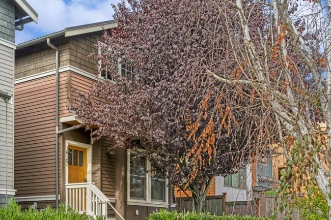 property at 1615A 21st Ave