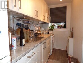 691 Irene Crescent in Ottawa, ON - Building Photo - Building Photo