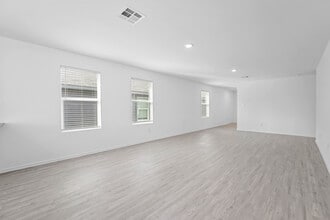 13931 Wool Pk in San Antonio, TX - Building Photo - Building Photo