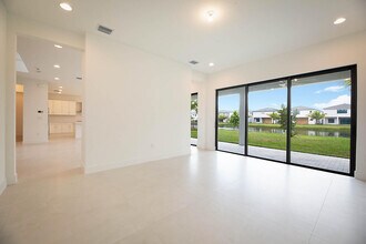 17062 Watersprite Lakes Rd in Boca Raton, FL - Building Photo - Building Photo