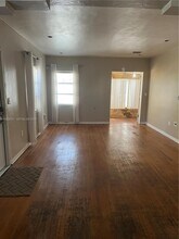 6 Farrey Ln in Miami Beach, FL - Building Photo - Building Photo