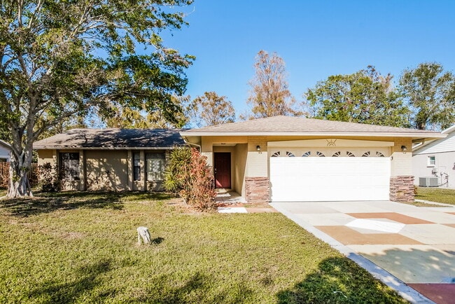 property at 1385 Georgetowne Cir