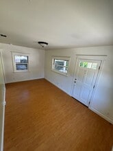 482 W Hammond St in Pasadena, CA - Building Photo - Building Photo