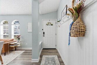 2143 Lady Di Ln in Jacksonville, FL - Building Photo - Building Photo