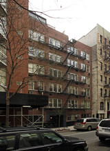 180 Thompson St in New York, NY - Building Photo - Building Photo