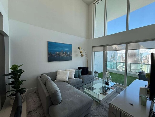 31 SE 5th St, Unit 2307, Unit 2307