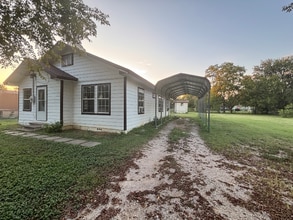 408 Houston St in Ennis, TX - Building Photo - Building Photo