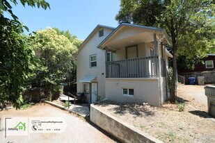 1907 Grace in Redding, CA - Building Photo