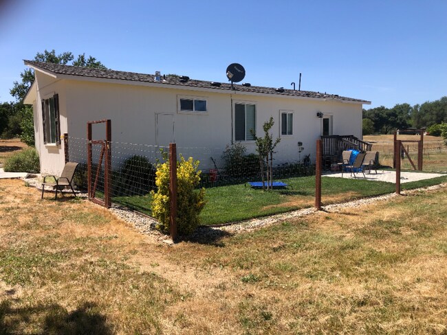 5067 Fruitvale Rd in Newcastle, CA - Building Photo - Building Photo