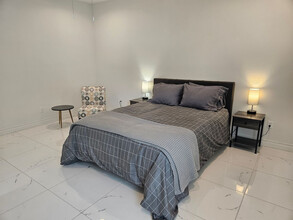 702 5th St in Corpus Christi, TX - Foto de edificio - Building Photo