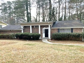 4245 Valley Lake Terrace SW in College Park, GA - Building Photo
