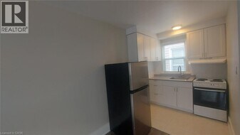 181 King St E in Kitchener, ON - Building Photo