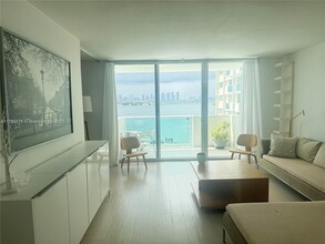 1200 West Dr in Miami Beach, FL - Building Photo - Building Photo