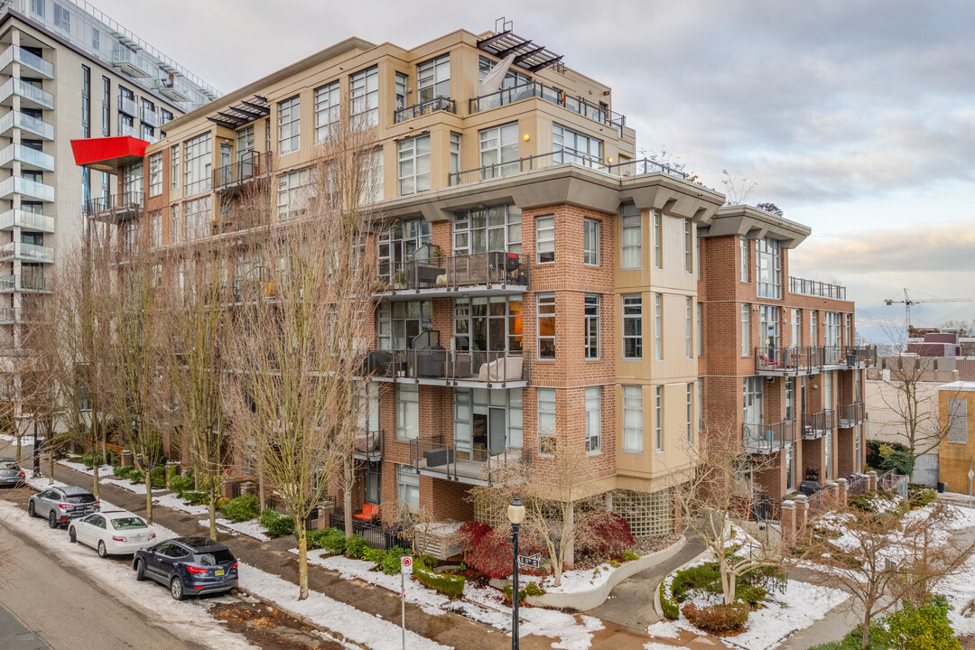 Soma Lofts in Vancouver, BC - Building Photo