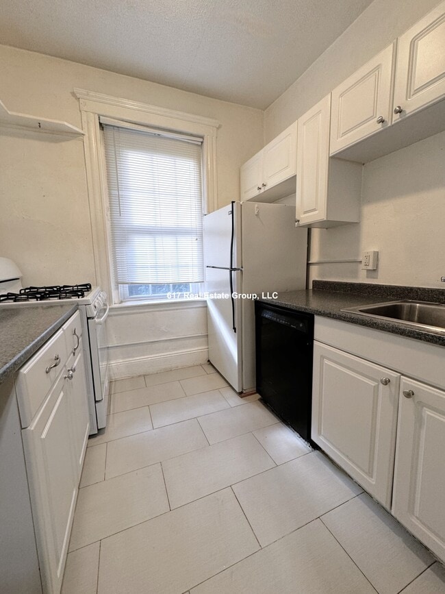10 Lothian Rd in Boston, MA - Building Photo - Building Photo