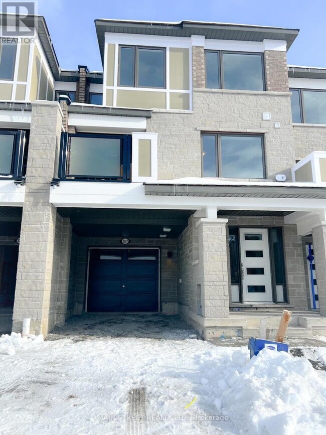 property at 3327 Thunderbird Prom