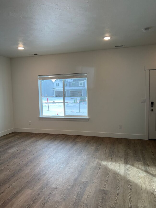 651 S 2400 W in Rexburg, ID - Building Photo - Building Photo