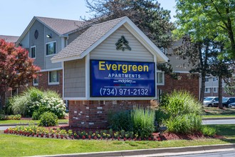 Evergreen in Ann Arbor, MI - Foto de edificio - Building Photo