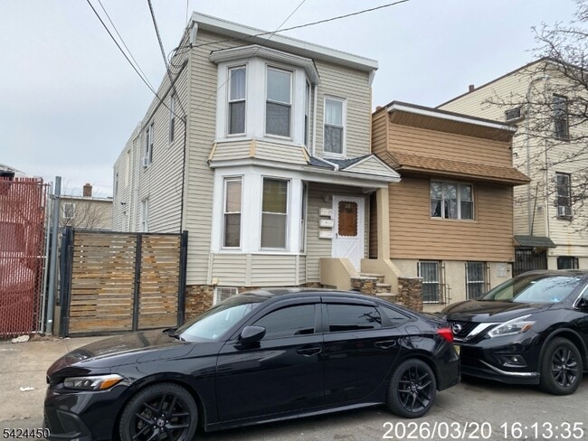 38 Delancy St in Newark, NJ - Building Photo - Building Photo