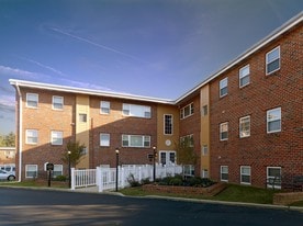 Springfield Valley Apartments in Morton, PA - Building Photo - Building Photo