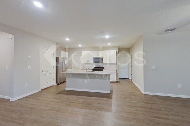 32037 Katelin Cir in Leesburg, FL - Building Photo - Building Photo