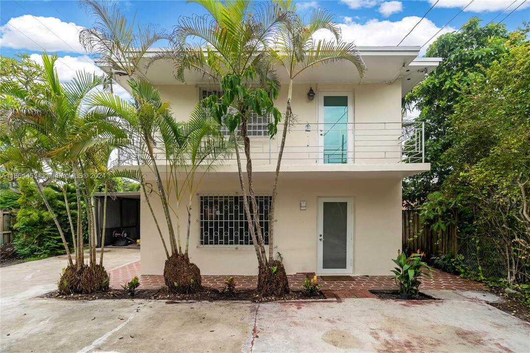 26 SW 20th Rd in Miami, FL - Building Photo