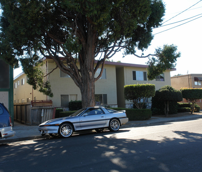 5446 Shasta Ave in San Pablo, CA - Foto de edificio - Building Photo