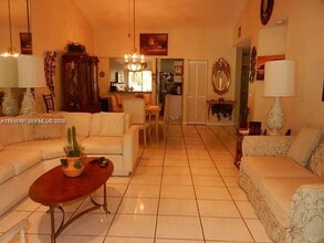 1091 SW 110th Terrace in Davie, FL - Building Photo - Building Photo