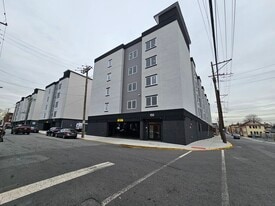 158 6th St, Unit 407 in Passaic, NJ - Building Photo