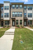 952 Broad River Ln in Charlotte, NC - Building Photo