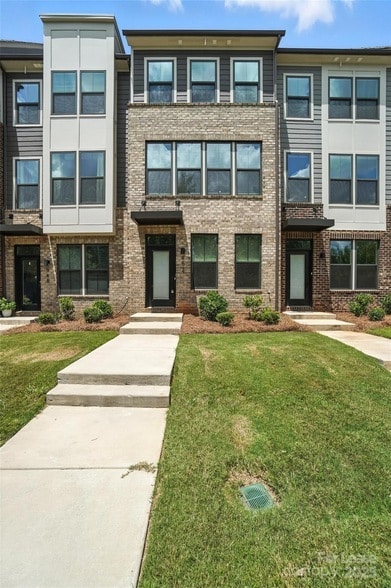 property at 952 Broad River Ln
