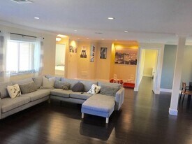 8401 SW 107th Ave in Miami, FL - Building Photo