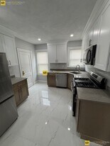 14-16 Hamilton Rd, Unit 14 in Somerville, MA - Building Photo