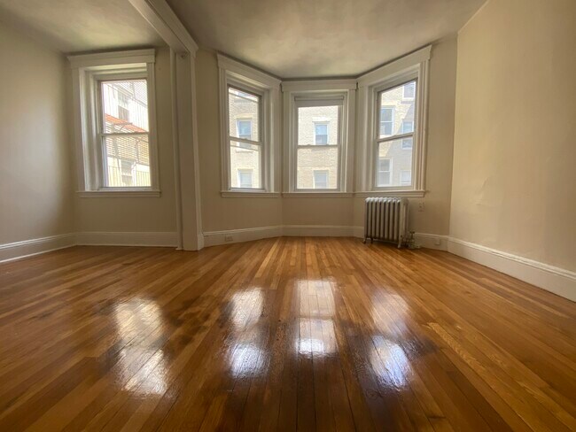1191 Boylston St, Unit 37 in Boston, MA - Building Photo - Building Photo