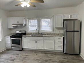 512 E Frech Ave, Unit 1 in Manville, NJ - Building Photo - Building Photo