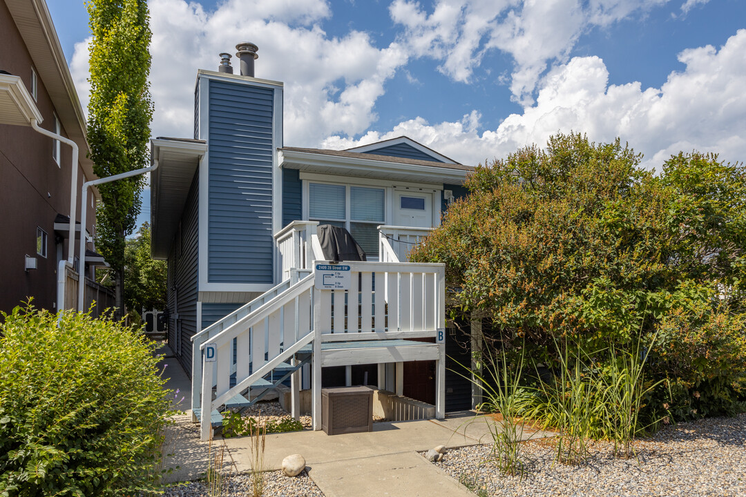 2409B 28 St SW in Calgary, AB - Building Photo