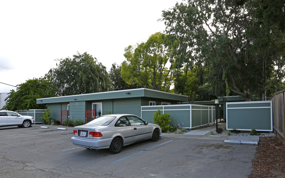 2467 Newhall St in San Jose, CA - Building Photo