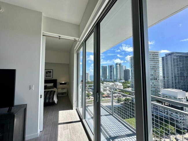 46 NW 35th St, Unit A4 in Miami, FL - Building Photo - Building Photo
