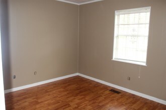 2000 Coves Ct in Albany, GA - Building Photo - Building Photo
