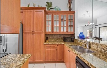 13526 Fountain View Blvd in Wellington, FL - Foto de edificio - Building Photo