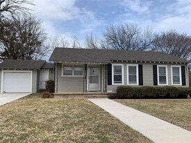 607 E Hale Ave in Decatur, TX - Building Photo