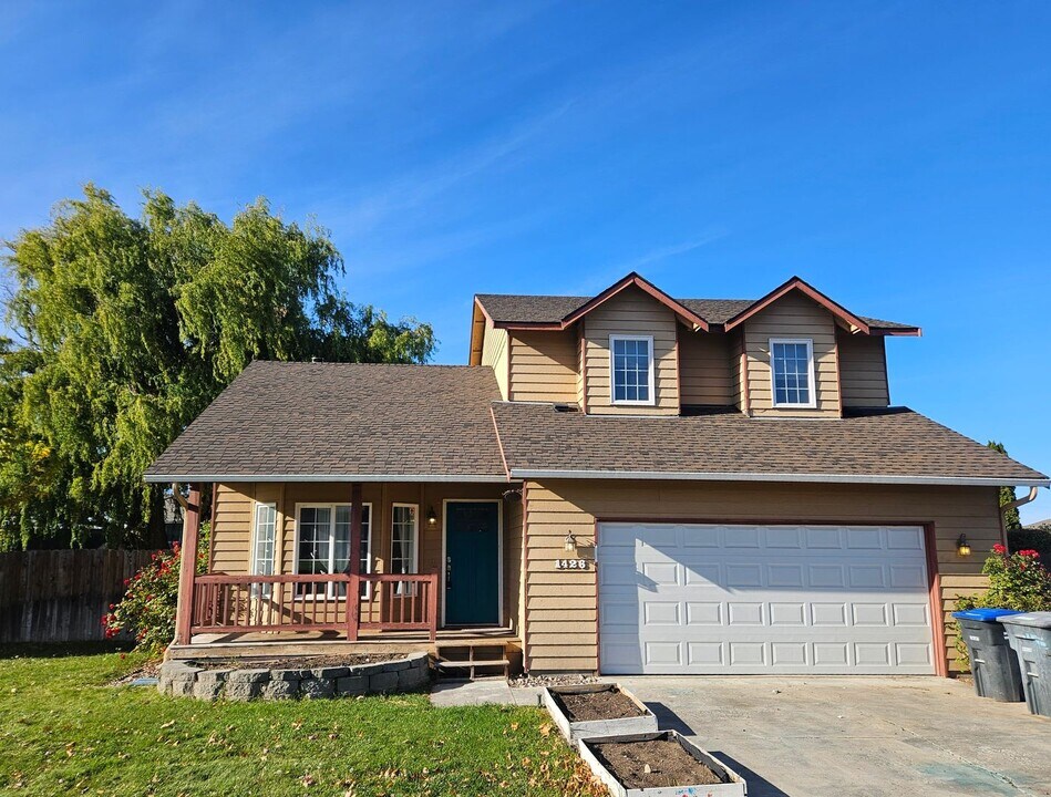 1426 S James Ave in Moses Lake, WA - Building Photo