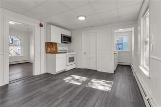 458 High St-Unit -2-L in Central Falls, RI - Building Photo - Building Photo