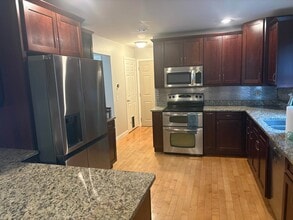 7302 Gladstone Dr in Madison, WI - Foto de edificio - Building Photo