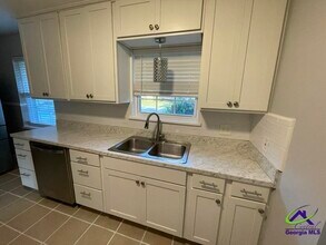 108 Hillside Terrace in Warner Robins, GA - Building Photo - Building Photo